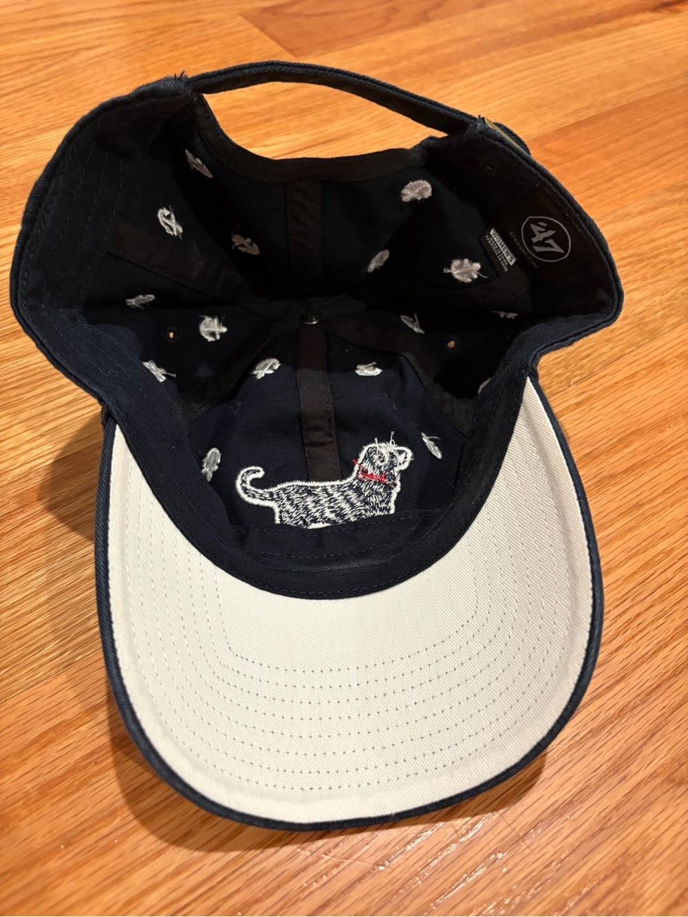 The Black Dog Women’s Navy Dog Embroidered Baseball Cap With Anchors - Picture 4 of 4